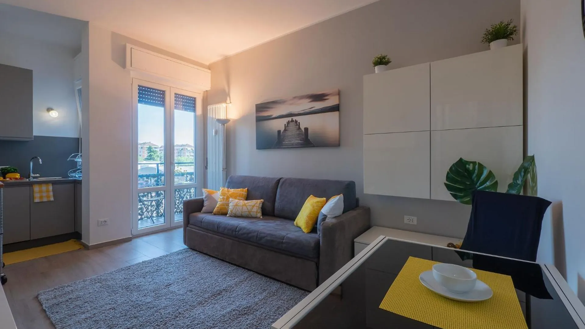 Xenia Apartments - Modern, Quiet And Cozy Apartment Milan