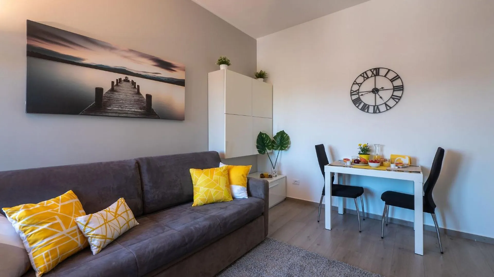 Xenia Apartments - Modern, Quiet And Cozy Apartment Milan