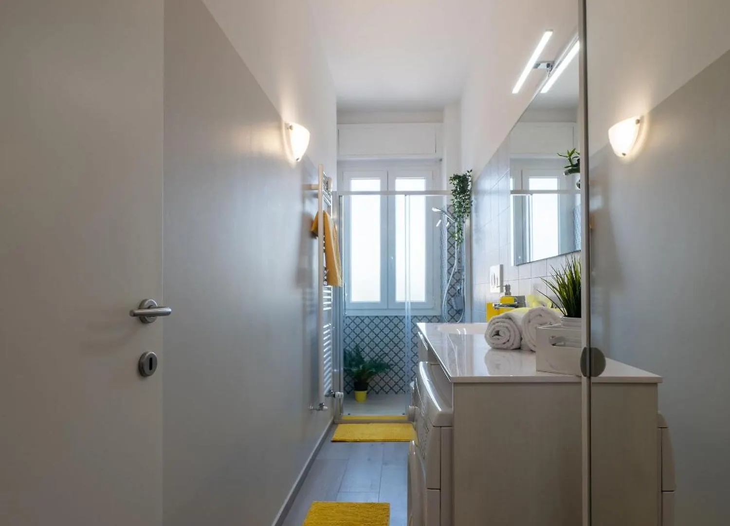 Xenia Apartments - Modern, Quiet And Cozy Apartment Milan 0*,  Italy