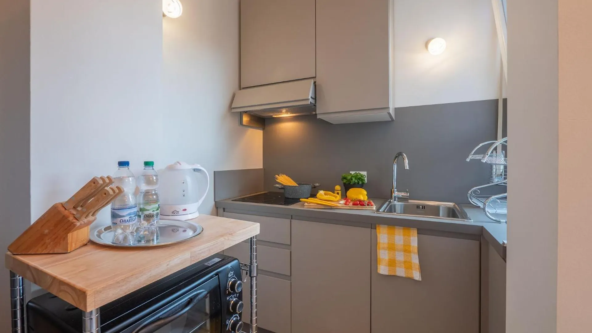 Xenia Apartments - Modern, Quiet And Cozy Apartment Milano 0*,