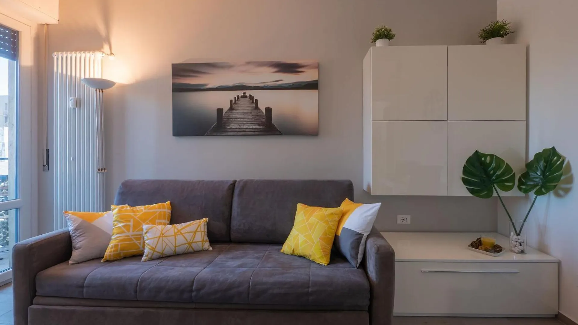 Xenia Apartments - Modern, Quiet And Cozy Apartment Milano